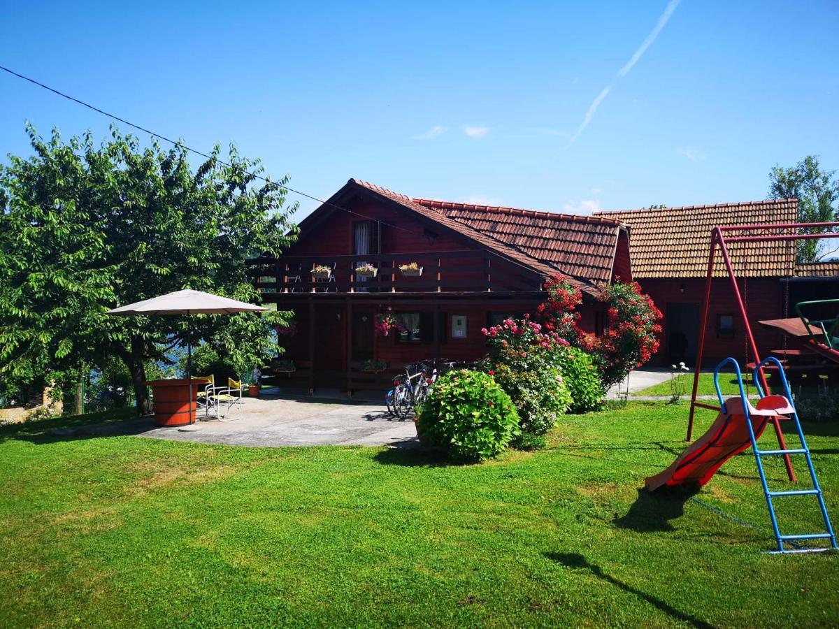 Villa Kuca Za Odmor Jezero Ogulin Exterior foto