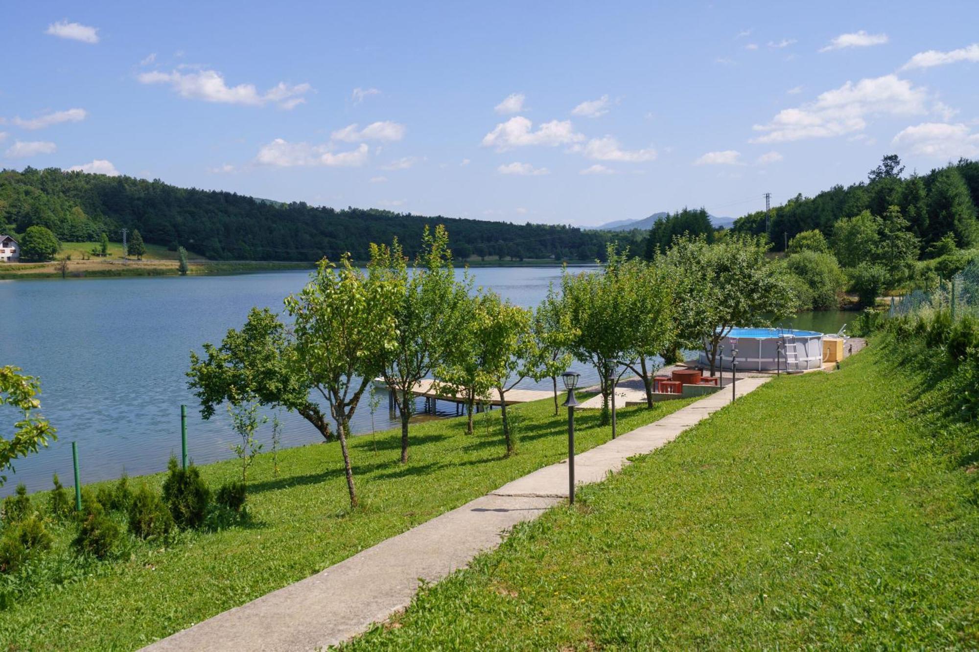 Villa Kuca Za Odmor Jezero Ogulin Exterior foto